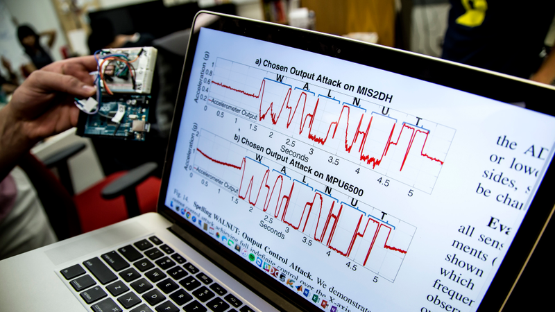 The output signal spells “WALNUT.” Can you see it? (Image: Joseph Xu / Michigan Engineering)